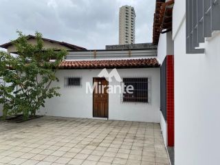 Casa Para Alugar com 4 quartos sendo 1 suíte no bairro Santa Mônica em Feira De Santana