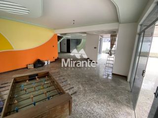 Casa Para Alugar com 4 quartos sendo 1 suíte no bairro Santa Mônica em Feira De Santana