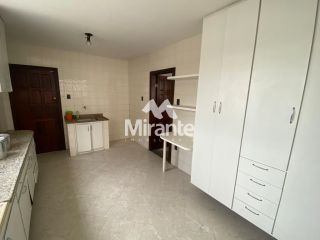Casa Para Alugar com 4 quartos sendo 1 suíte no bairro Santa Mônica em Feira De Santana