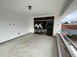 Casa Para Alugar com 4 quartos sendo 1 suíte no bairro Santa Mônica em Feira De Santana