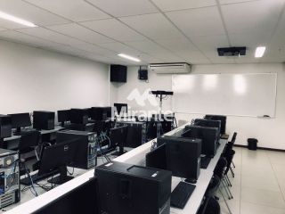 Prédio / Edifício Inteiro Comercial Para Alugar no bairro São João em Feira De Santana