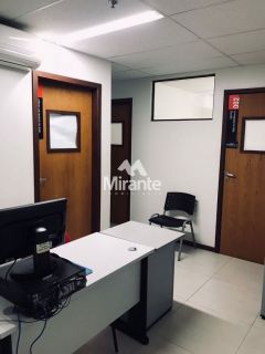 Prédio / Edifício Inteiro Comercial Para Alugar no bairro São João em Feira De Santana