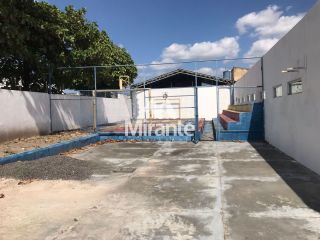 Casa Para Alugar no bairro Centro em Feira De Santana