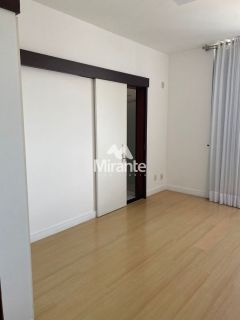 Apartamento Para Alugar com 4 quartos sendo 4 suítes no bairro Capuchinhos em Feira De Santana