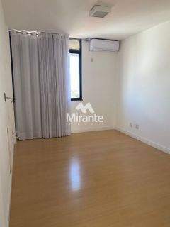 Apartamento Para Alugar com 4 quartos sendo 4 suítes no bairro Capuchinhos em Feira De Santana