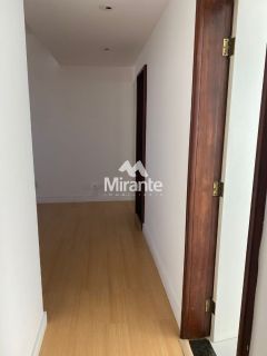 Apartamento Para Alugar com 4 quartos sendo 4 suítes no bairro Capuchinhos em Feira De Santana