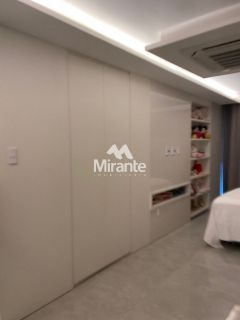 Apartamento Para Alugar com 4 quartos sendo 4 suítes no bairro Santa Mônica em Feira De Santana