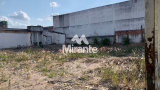 Lote / Terreno de Bairro Para Alugar no bairro Santa Mônica em Feira De Santana
