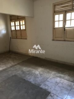 Casa Para Alugar com 5 quartos no bairro Centro em Feira De Santana