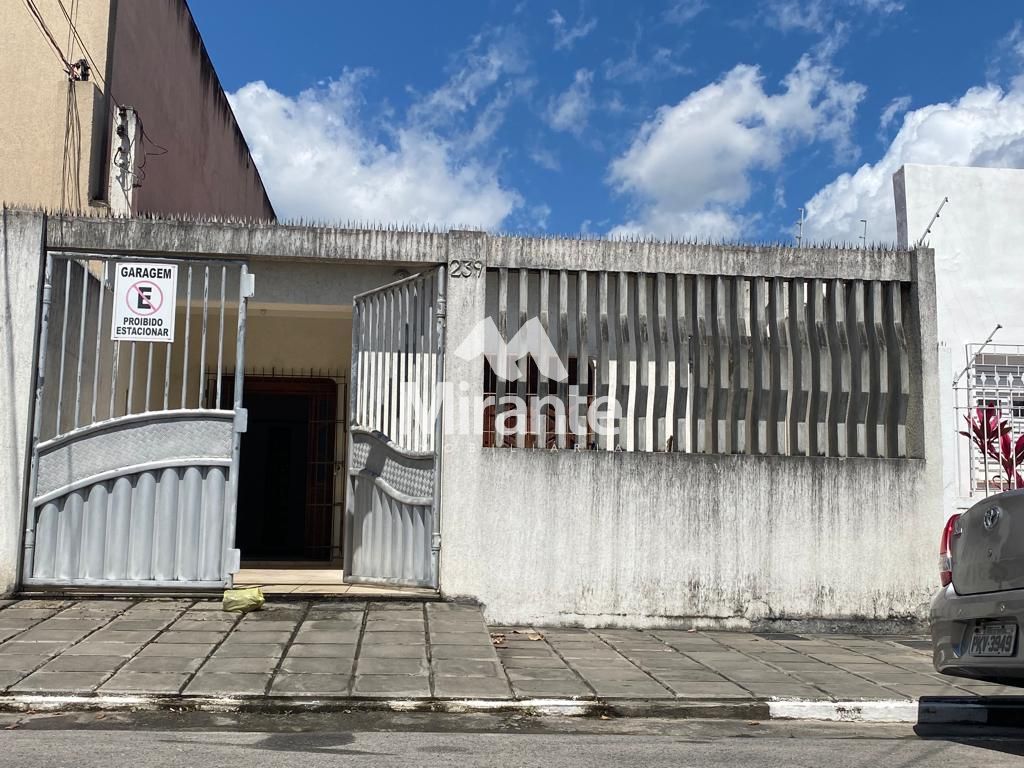 Casa Para Alugar com 3 quartos no bairro Ponto Central em Feira De Santana