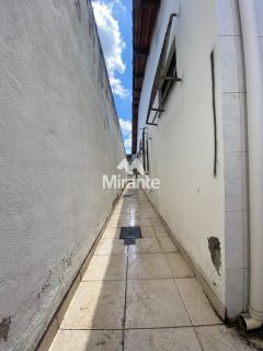 Casa Para Alugar com 3 quartos no bairro Ponto Central em Feira De Santana