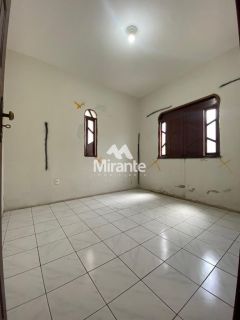 Casa Para Alugar com 3 quartos no bairro Ponto Central em Feira De Santana