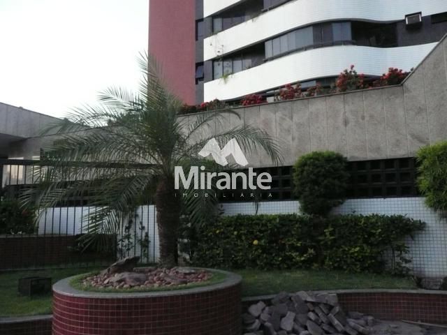 Apartamento Para Alugar com 4 quartos sendo 3 suítes no bairro Kalilândia em Feira De Santana