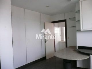 Apartamento Para Alugar com 4 quartos sendo 3 suítes no bairro Kalilândia em Feira De Santana