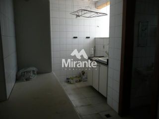 Apartamento Para Alugar com 4 quartos sendo 3 suítes no bairro Kalilândia em Feira De Santana