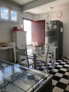Casa Para Alugar com 3 quartos sendo 3 suítes no bairro Parque Getúlio Vargas em Feira De Santana