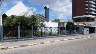 Casa Para Alugar com 6 quartos sendo 6 suítes no bairro Santa Mônica em Feira De Santana