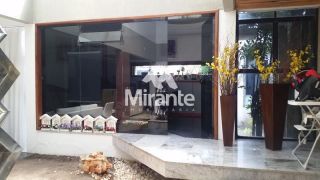 Casa Para Alugar com 6 quartos sendo 6 suítes no bairro Santa Mônica em Feira De Santana