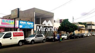 Casa Para Alugar no bairro Serraria Brasil em Feira De Santana