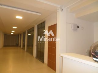 Prédio / Edifício Inteiro Comercial Para Alugar no bairro Santa Mônica em Feira De Santana
