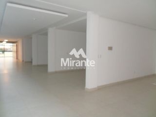 Prédio / Edifício Inteiro Comercial Para Alugar no bairro Santa Mônica em Feira De Santana