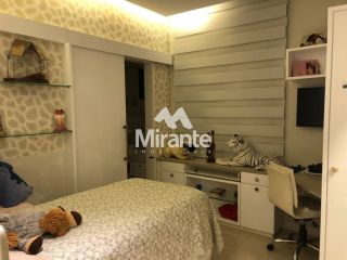 Apartamento Para Vender com 4 quartos sendo 4 suítes no bairro Santa Mônica em Feira De Santana