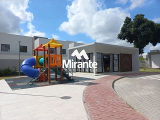 Casa de Condomínio Para Vender com 4 quartos sendo 2 suítes no bairro Lagoa Salgada em Feira De Santana