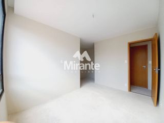 Casa de Condomínio Para Vender com 4 quartos sendo 2 suítes no bairro Lagoa Salgada em Feira De Santana