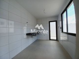 Casa de Condomínio Para Vender com 4 quartos sendo 2 suítes no bairro Lagoa Salgada em Feira De Santana