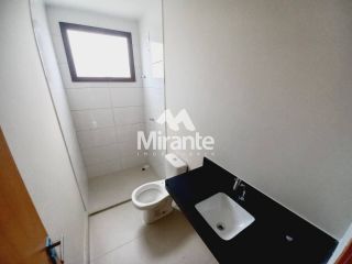 Casa de Condomínio Para Vender com 4 quartos sendo 2 suítes no bairro Lagoa Salgada em Feira De Santana
