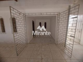 Casa Para Vender com 3 quartos sendo 1 suíte no bairro 35 BI em Feira De Santana