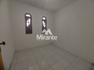 Casa Para Vender com 3 quartos sendo 1 suíte no bairro 35 BI em Feira De Santana