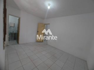 Casa Para Vender com 3 quartos sendo 1 suíte no bairro 35 BI em Feira De Santana