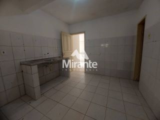 Casa Para Vender com 3 quartos sendo 1 suíte no bairro 35 BI em Feira De Santana