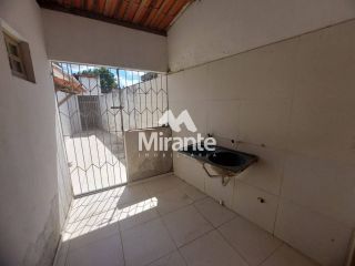 Casa Para Vender com 3 quartos sendo 1 suíte no bairro 35 BI em Feira De Santana