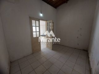 Casa Para Vender com 3 quartos sendo 1 suíte no bairro 35 BI em Feira De Santana