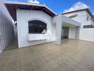 Casa Para Alugar com 5 quartos sendo 1 suíte no bairro Capuchinhos em Feira De Santana
