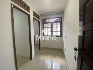 Casa Para Alugar com 5 quartos sendo 1 suíte no bairro Capuchinhos em Feira De Santana