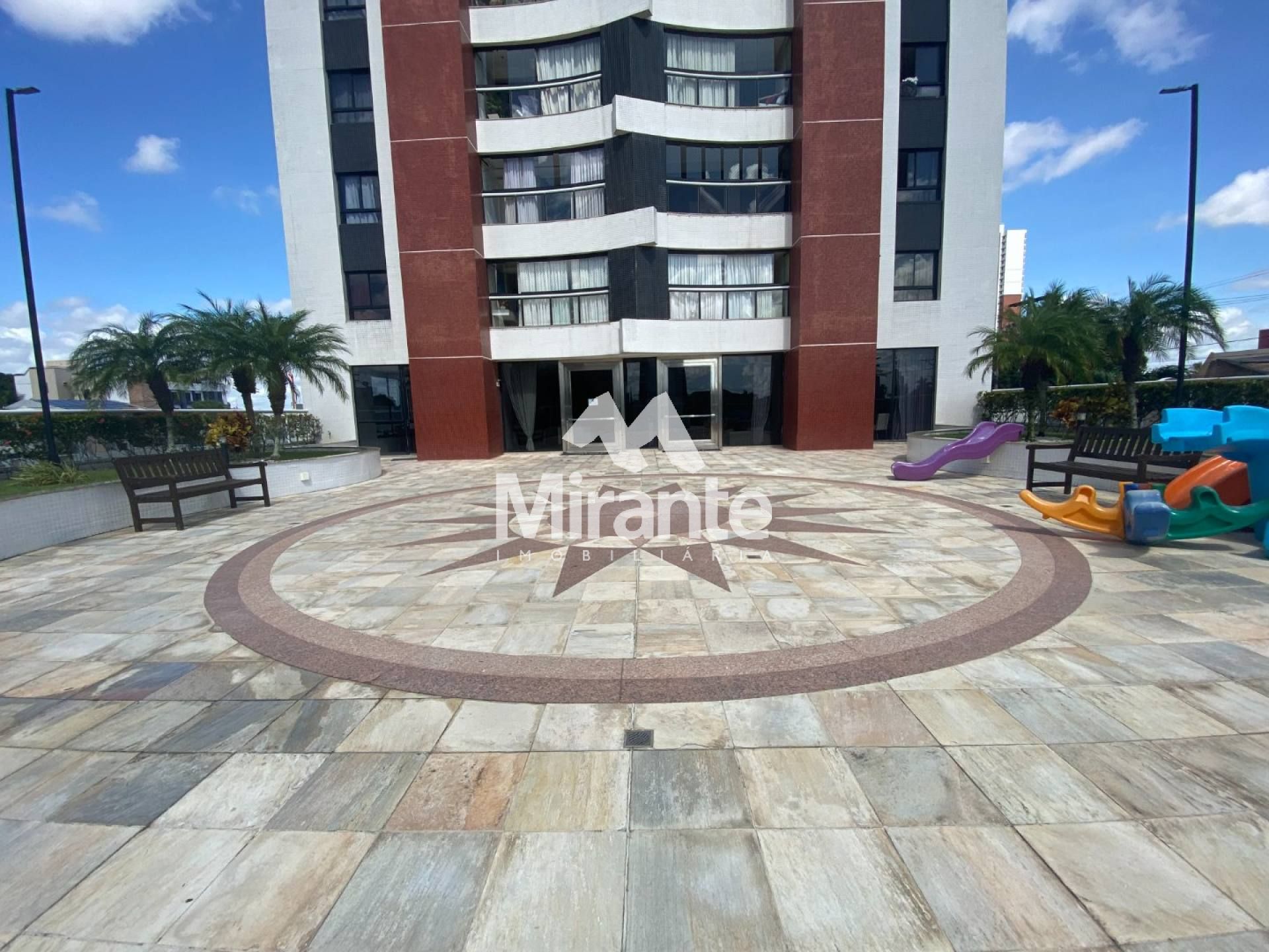 Apartamento Para Vender com 3 quartos sendo 1 suíte no bairro Santa Mônica em Feira De Santana