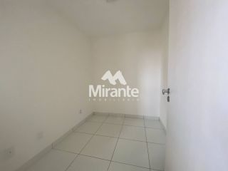 Apartamento Para Alugar com 3 quartos sendo 1 suíte no bairro Santa Mônica em Feira De Santana