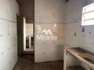 Casa Para Vender com 3 quartos no bairro Santa Mônica em Feira De Santana