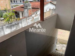 Casa Para Vender com 3 quartos no bairro Santa Mônica em Feira De Santana