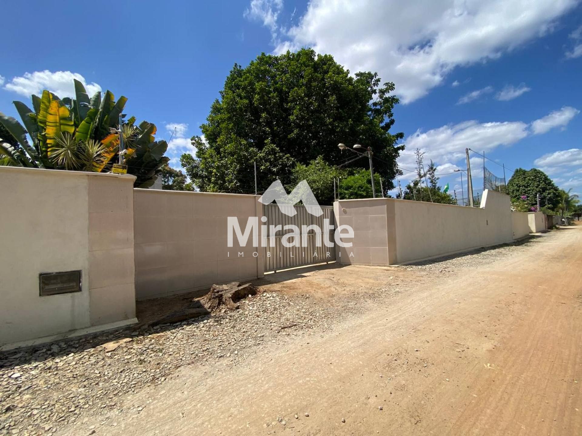 Chácara Para Vender com 3 quartos sendo 2 suítes no bairro Centro em Conceição Do Jacuípe