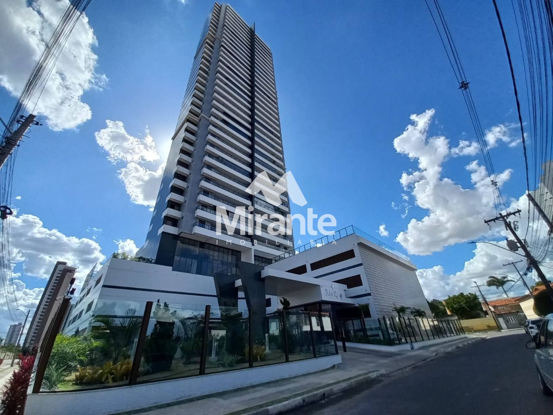 Apartamento Para Vender com 3 quartos sendo 3 suítes no bairro Santa Mônica em Feira De Santana