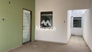 Casa Para Alugar com 3 quartos sendo 1 suíte no bairro Mangabeira em Feira De Santana