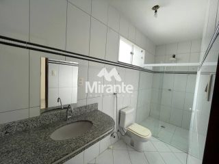 Casa Para Alugar com 3 quartos sendo 1 suíte no bairro Mangabeira em Feira De Santana