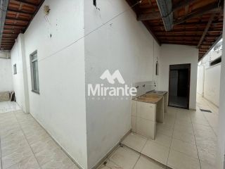 Casa Para Alugar com 3 quartos sendo 1 suíte no bairro Mangabeira em Feira De Santana