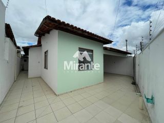 Casa Para Alugar com 3 quartos sendo 1 suíte no bairro Mangabeira em Feira De Santana