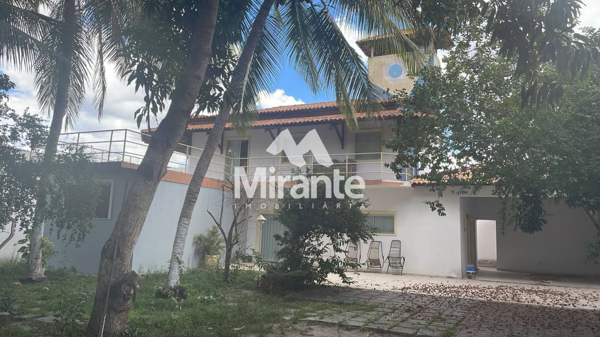 Casa Para Alugar com 3 quartos sendo 2 suítes no bairro Santa Mônica em Feira De Santana