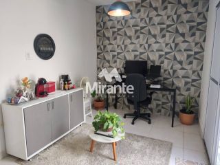 Casa Para Vender no condomínio Vive la Vie com 2 quartos sendo 1 suíte no bairro Registro em Feira De Santana